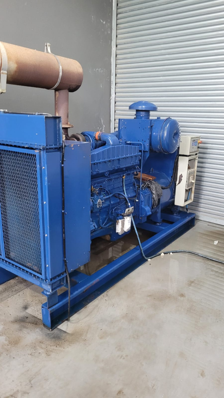 Manutenção Corretiva de Grupo Gerador de Energia 450kVA motor Cummins