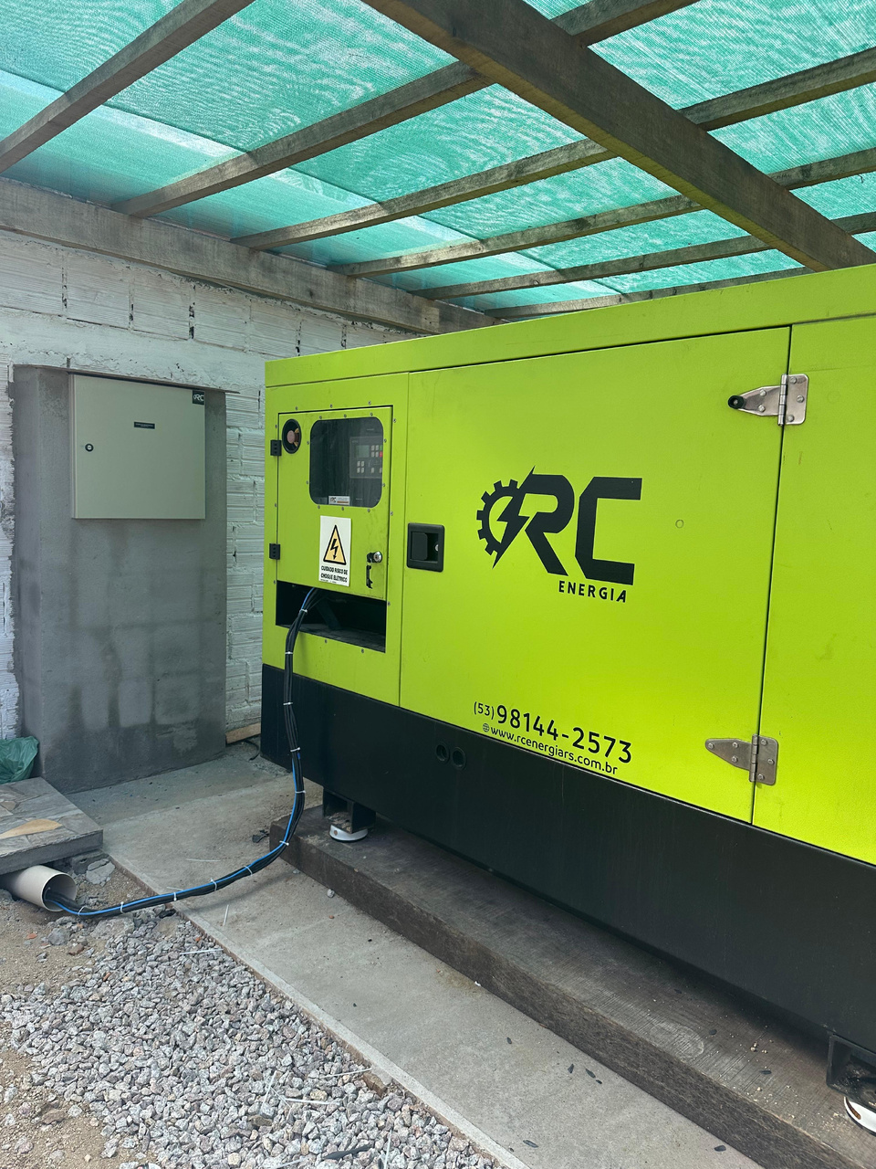 Venda de Grupo Gerador 125kVA Motor Perkins Carenado Automático para Chuí/ RS