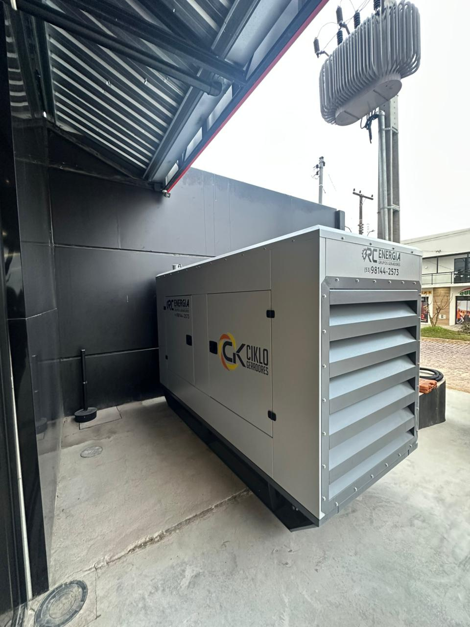 Venda de Grupo Gerador Ciklo 300kVA Carenado Automático